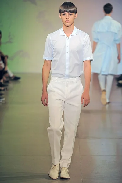Look 27